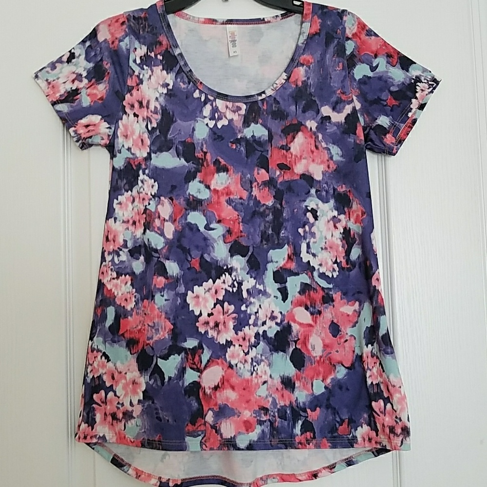 Lularoe Woman's Tunic Top